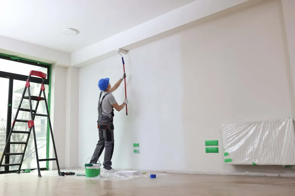 Un peintre expérimenté à votre serviwebp